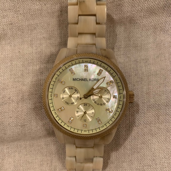 Michael Kors Horn and gold watch main image 4